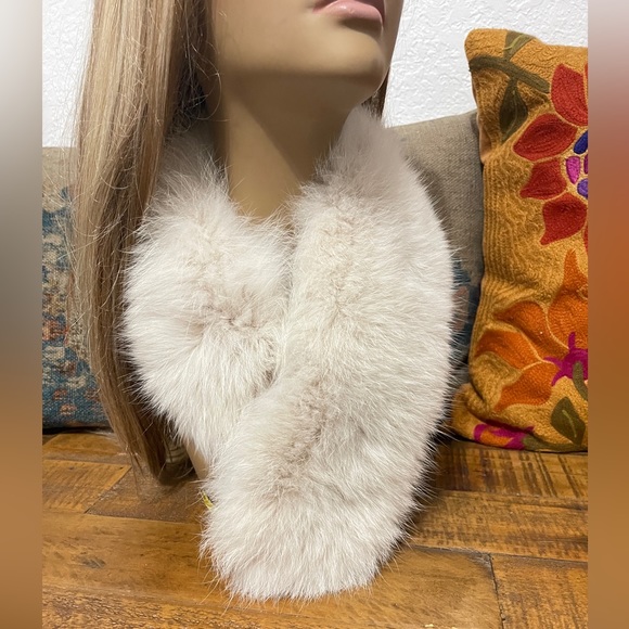 White Baby Alpaca Fur Scarf, peruvian scarf, Super Soft, Warm and Fluffy - Picture 1 of 7